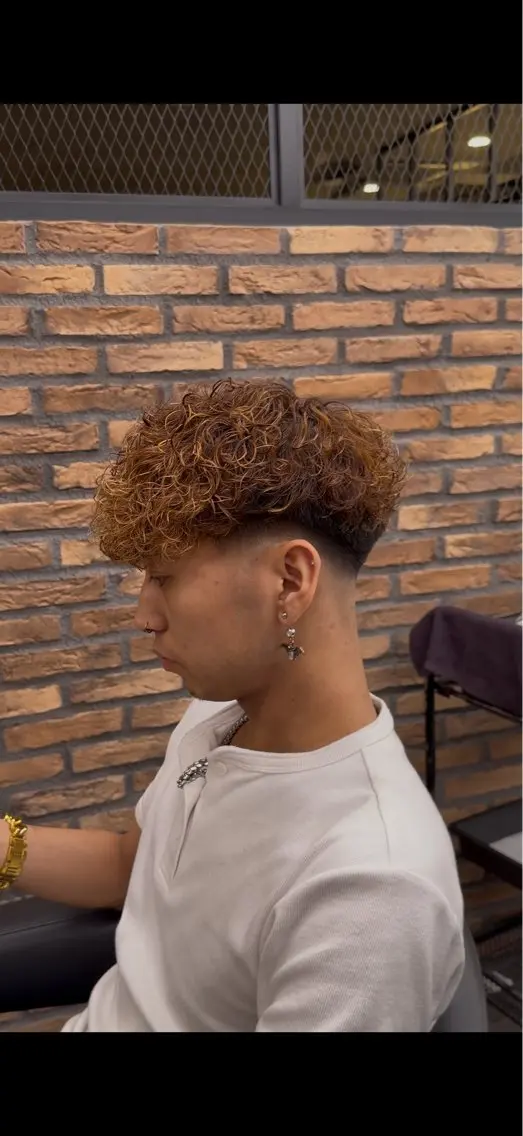 パーマ メンズ ツイスパ/シャドウ MANARUのヘアスタイル