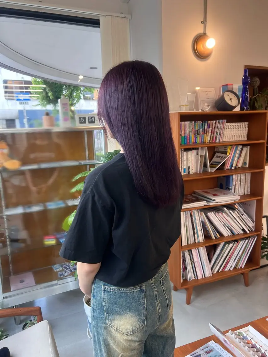 ロング カラー ベージュカラー ブリーチ ラベンダーカラー パープルカラー 石川 実咲のヘアスタイル