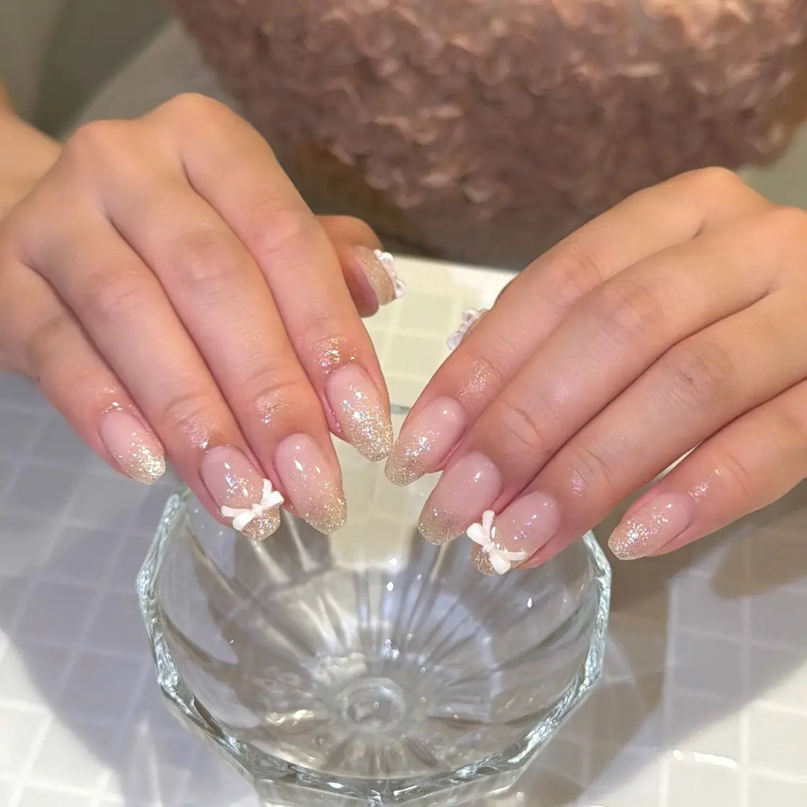 ネイル ラメ(グリッター) ラメグラデーション ロングネイル ワンカラーネイル リボン ハンドネイル 横浜Nailist 𝜗𝜚春菜のネイルデザイン