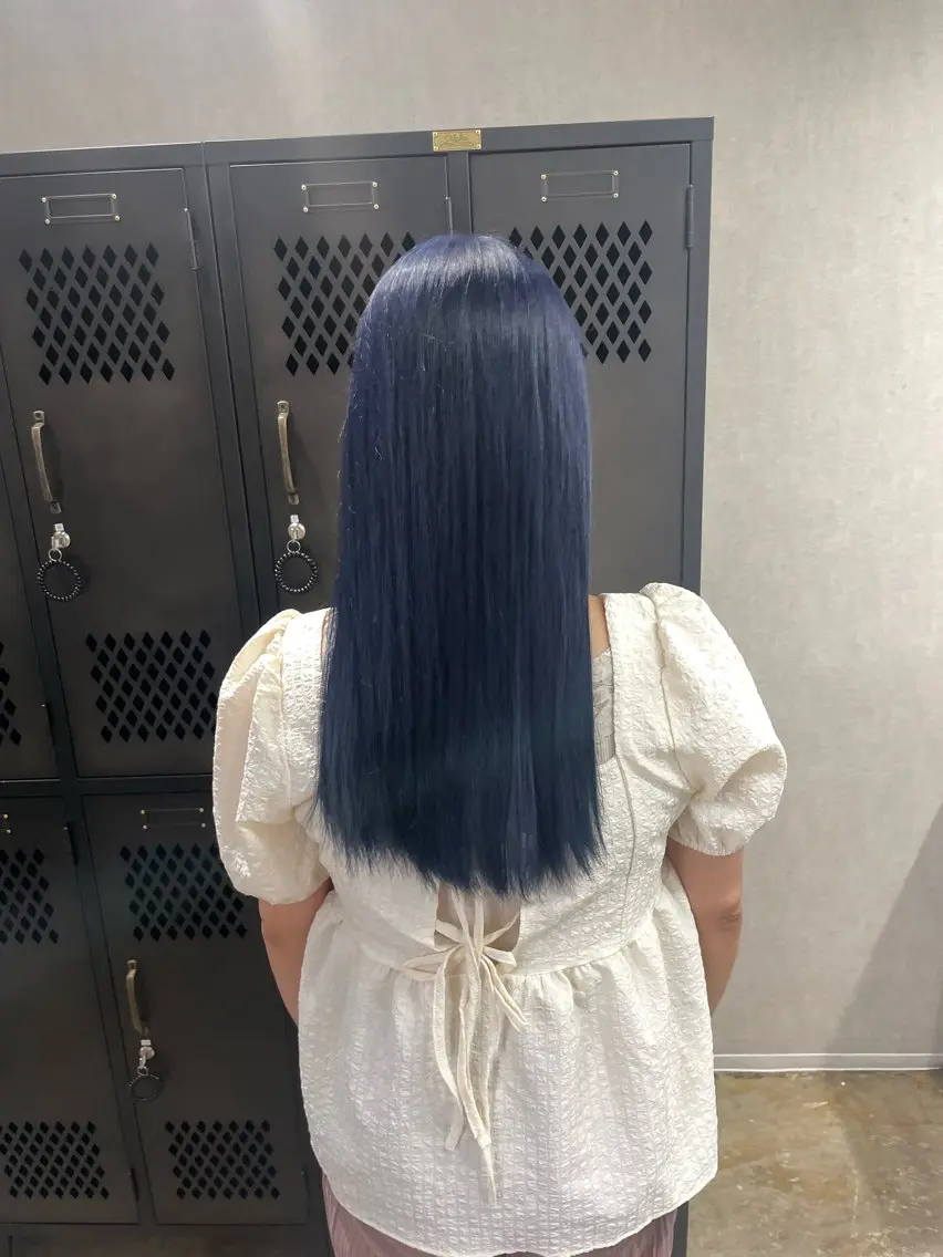 ロング カラー ブリーチ ネイビーカラー ヘアカラー ニュアンスカラー/ 🫧レミ(坊主)のヘアスタイル