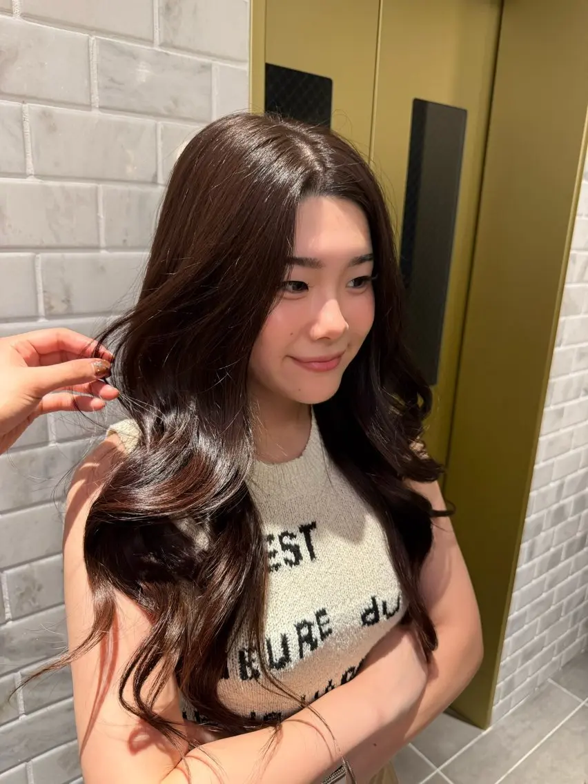 ロング ヘアカラー トリートメント 𝐘𝐮𝐢 🤎 costesのヘアスタイル
