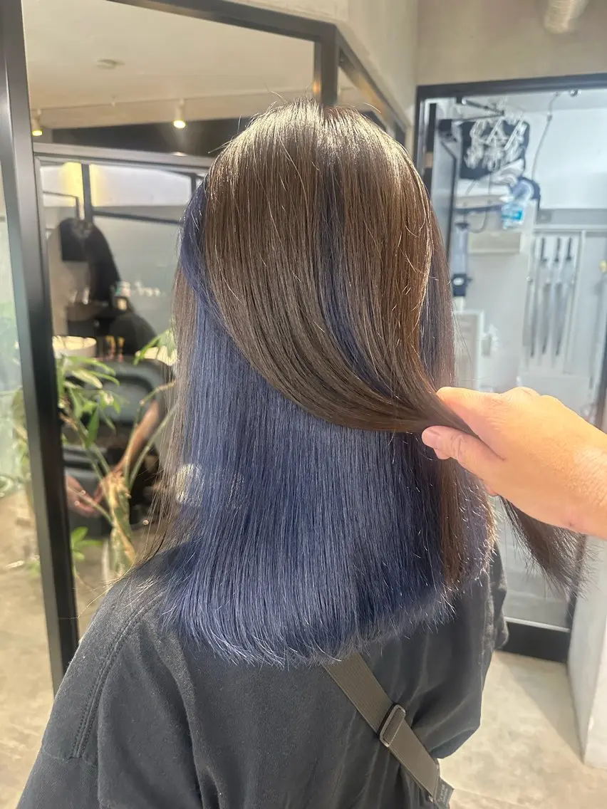 ミディアム カラー ブルーカラー インナーカラー ラベンダーカラー ヘアカラー トリートメント 髪質改善カラー デザインカラーあらげのヘアスタイル
