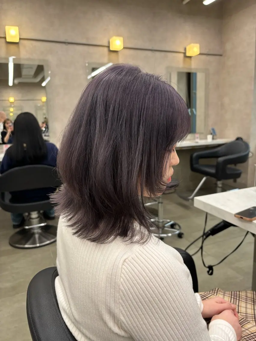 ミディアム カラー 抜け感レイヤー︴ ニュアンスカラーのヘアスタイル