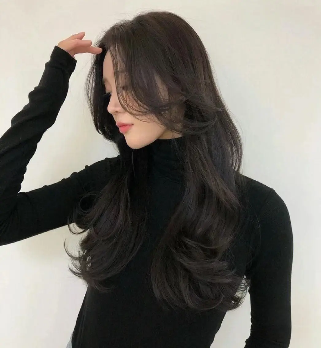 セミロング カラー レイヤーカット 外ハネヘア カット ヘアカラー トリートメント 鈴木 一貴のヘアスタイル