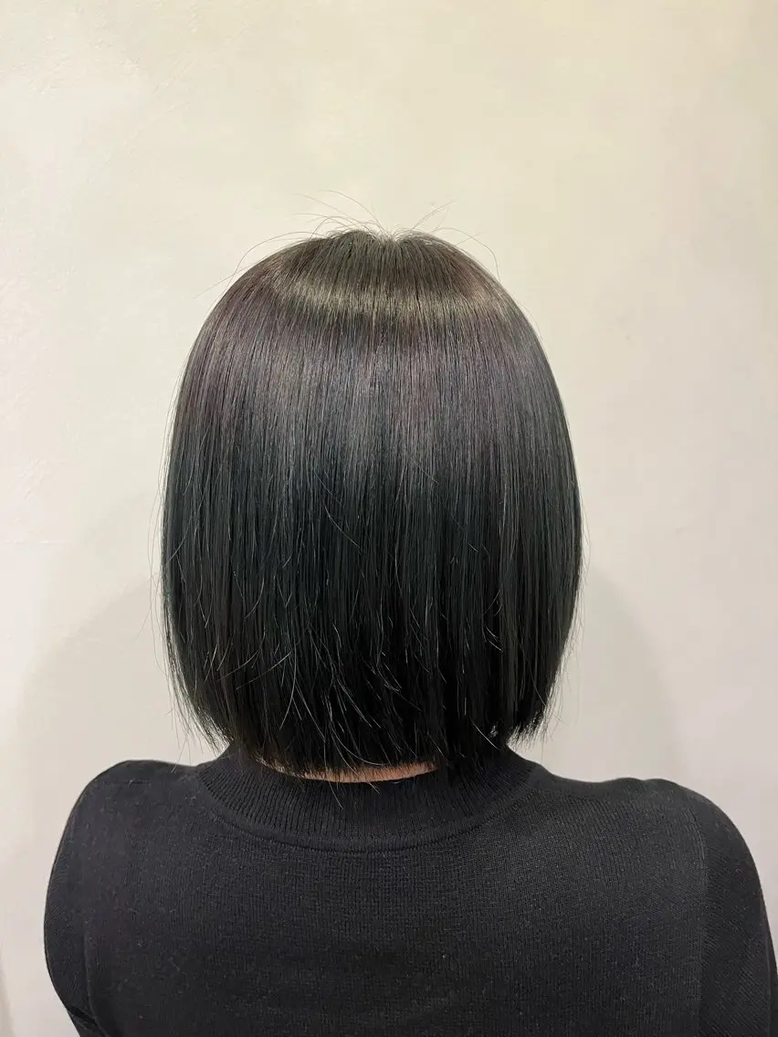 ショート カラー アッシュ ブリーチ ブルーカラー グラデーションカラー ヘアカラー COME HAIR カイのヘアスタイル