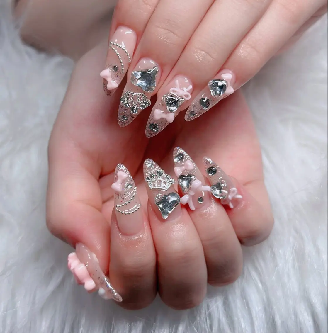 ネイル オーロラネイル フレンチネイル ジェルネイル ハロウィン キラキラネイル H.baby Nail Salonのネイルデザイン