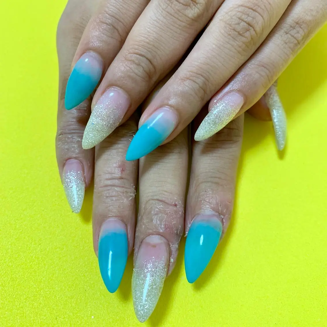 ネイル ブルー グラデーション ハンドネイル 🌙🫧CHARME (RUKA)🦋🫧のネイルデザイン
