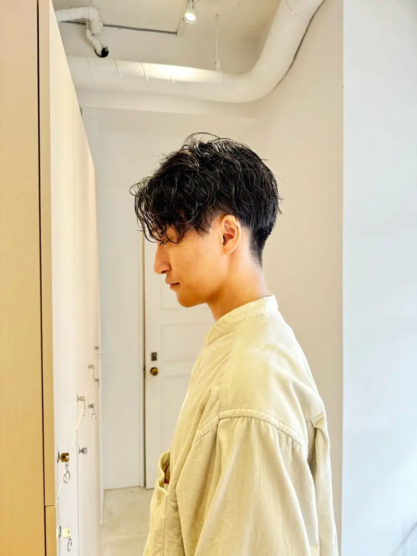 ショート カラー パーマ メンズ メンズ韓国風 マッシュ メンズパーマ ツーブロック 刈り上げ カット パーマ 🎸下北沢メンズ 人気◎🎸／工藤達哉のヘアスタイル
