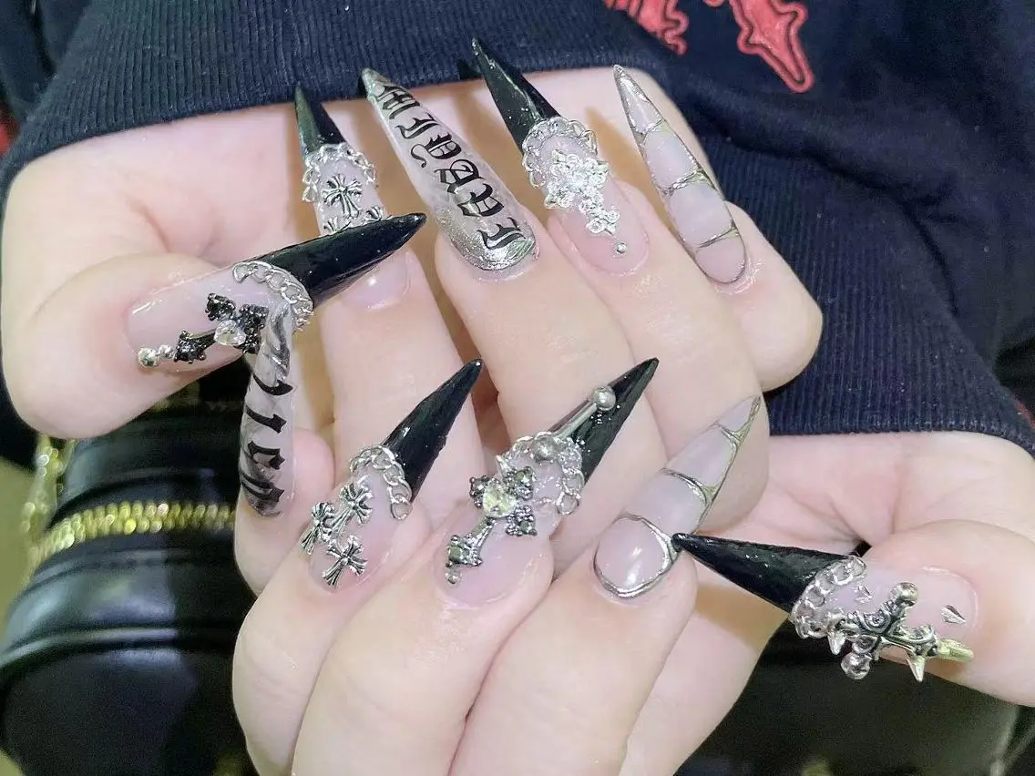 ネイル 長さ出し キラキラネイル 韓国ネイル ロングネイル マグネットネイル ハンドネイル ハンドケア Hachimochi 🌸長さ出し専門店のネイルデザイン