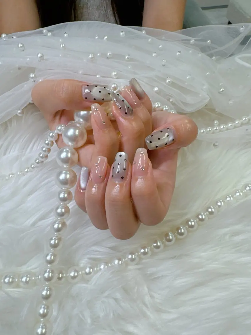 ネイル アートネイル べっ甲ネイル フレンチネイル ジェルネイル ガラスフレンチ ハンドネイル Queeens nailのネイルデザイン