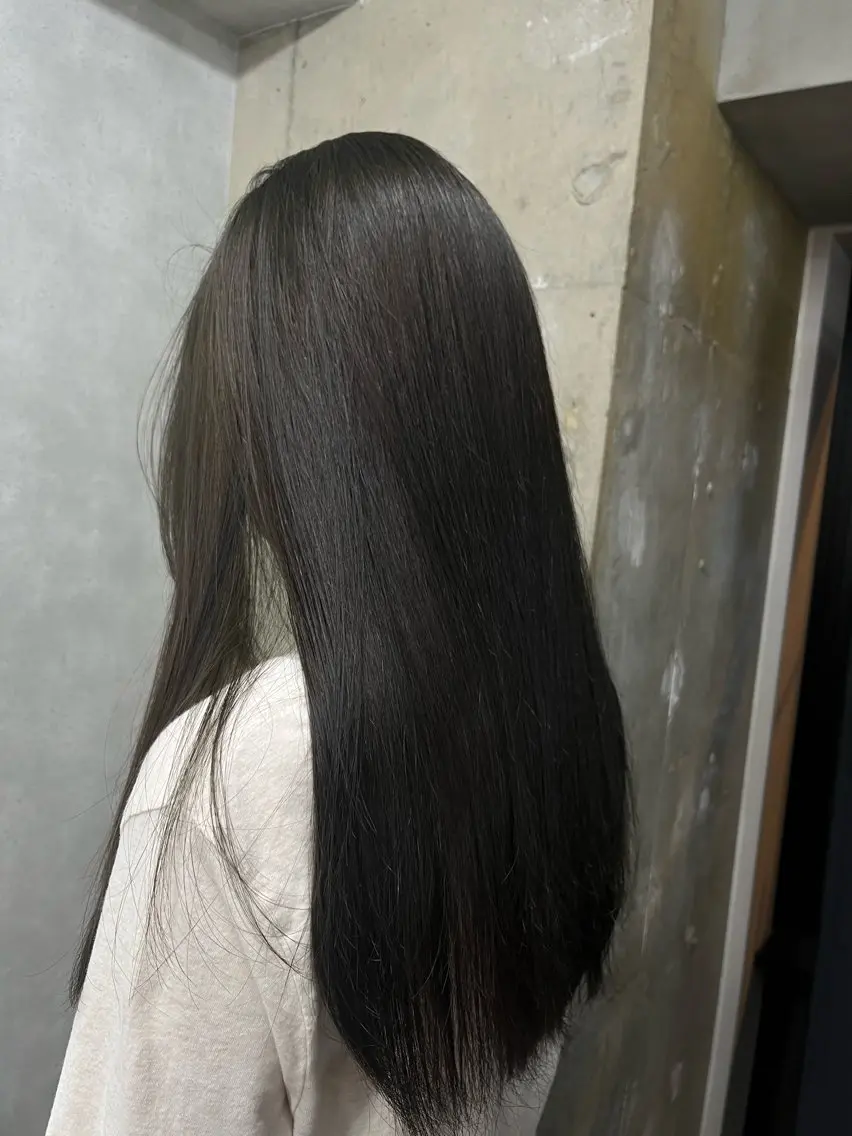 ロング カラー オリーブグレー anon Loemのヘアスタイル