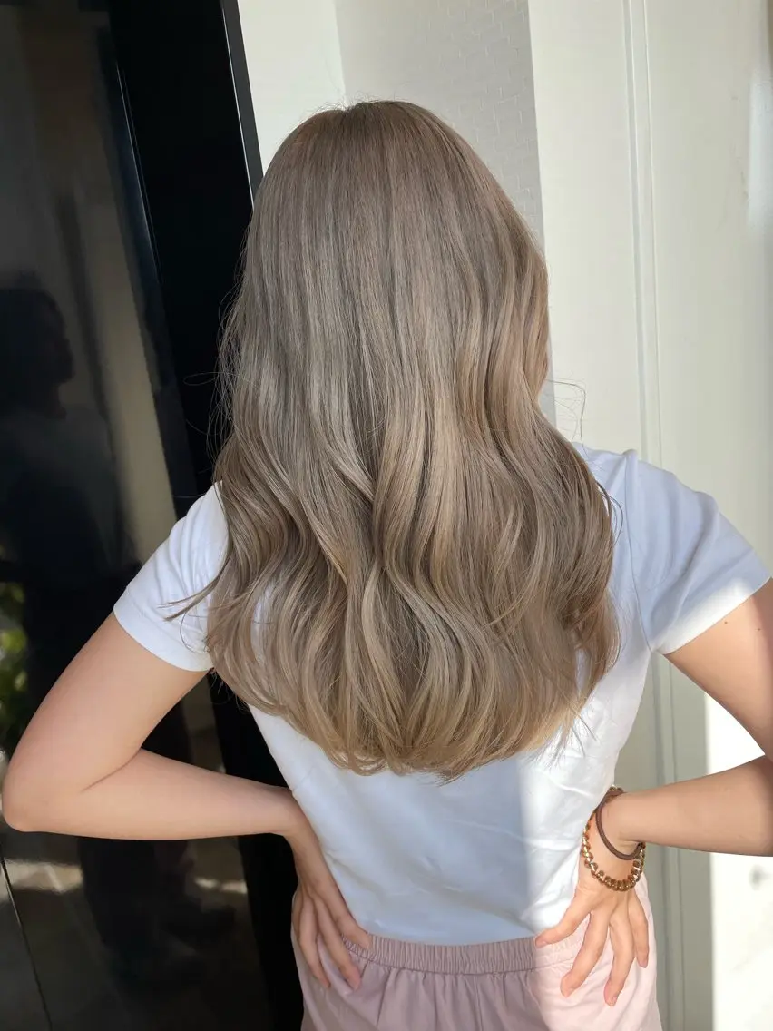 ロング カラー グレージュ ヘアカラー YUI/ ブリーチカラー🌷のヘアスタイル