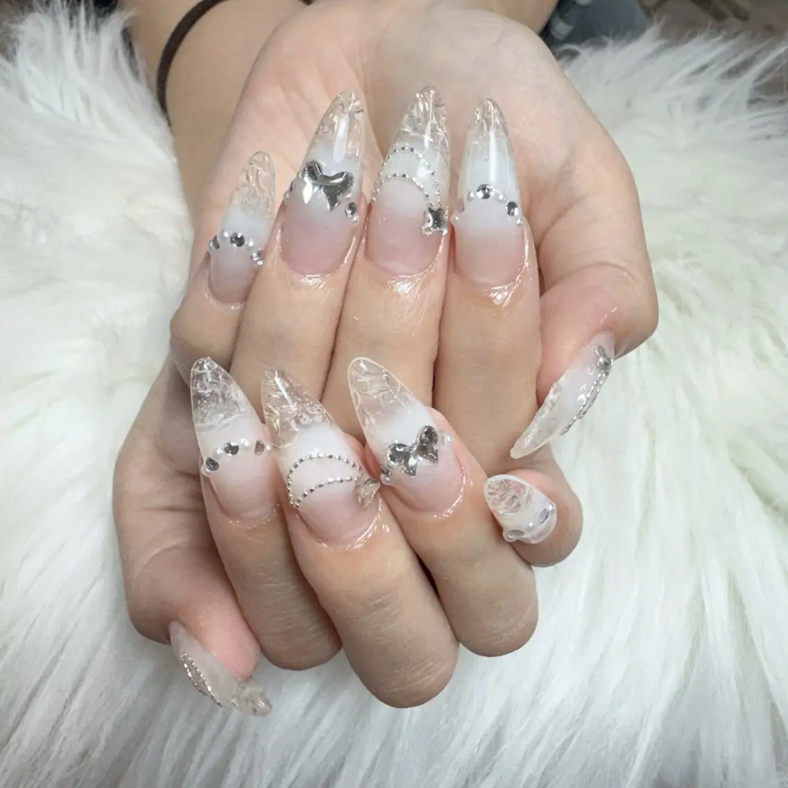 ネイル ハンドネイル 🎀nana🫧 ワンホンネイル🎀のネイルデザイン