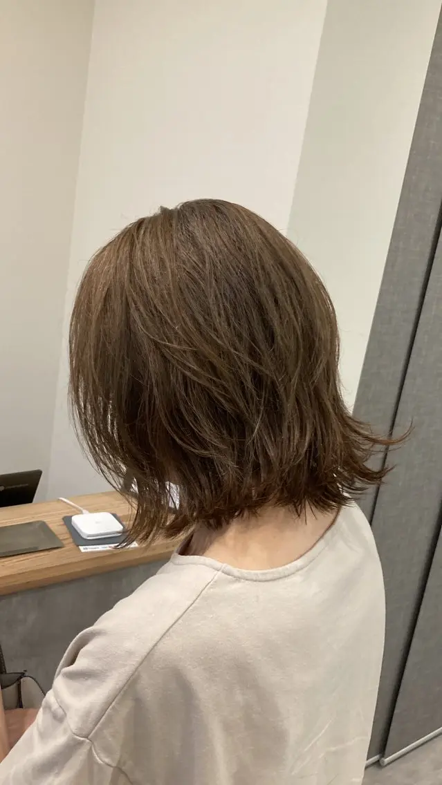 ミディアム カラー ベージュカラー ハイライトカラー ヌーディベージュ ハイライト 小島 光人のヘアスタイル