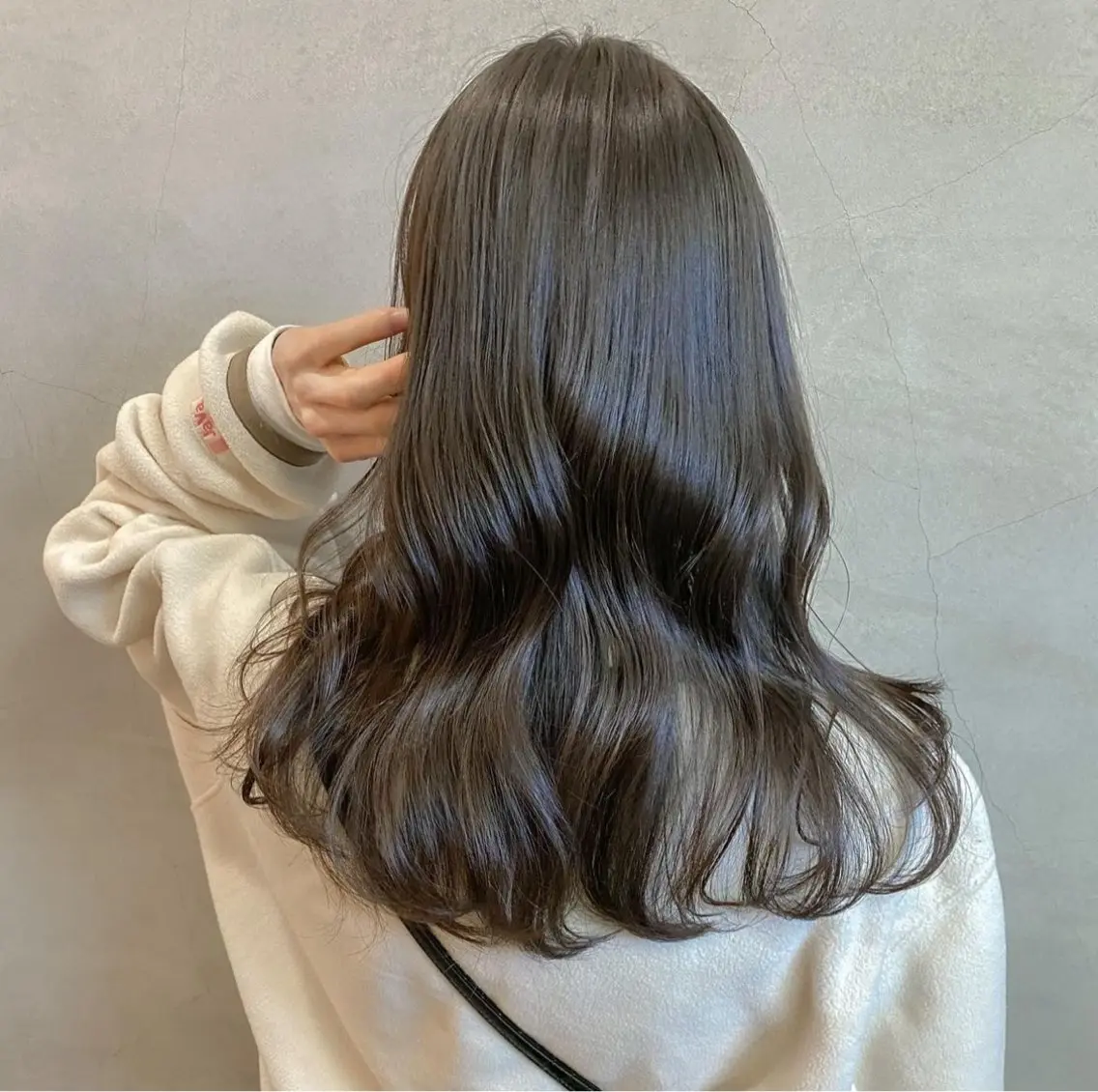 セミロング カラー ベージュカラー オリーブベージュ 井上 美穂のヘアスタイル