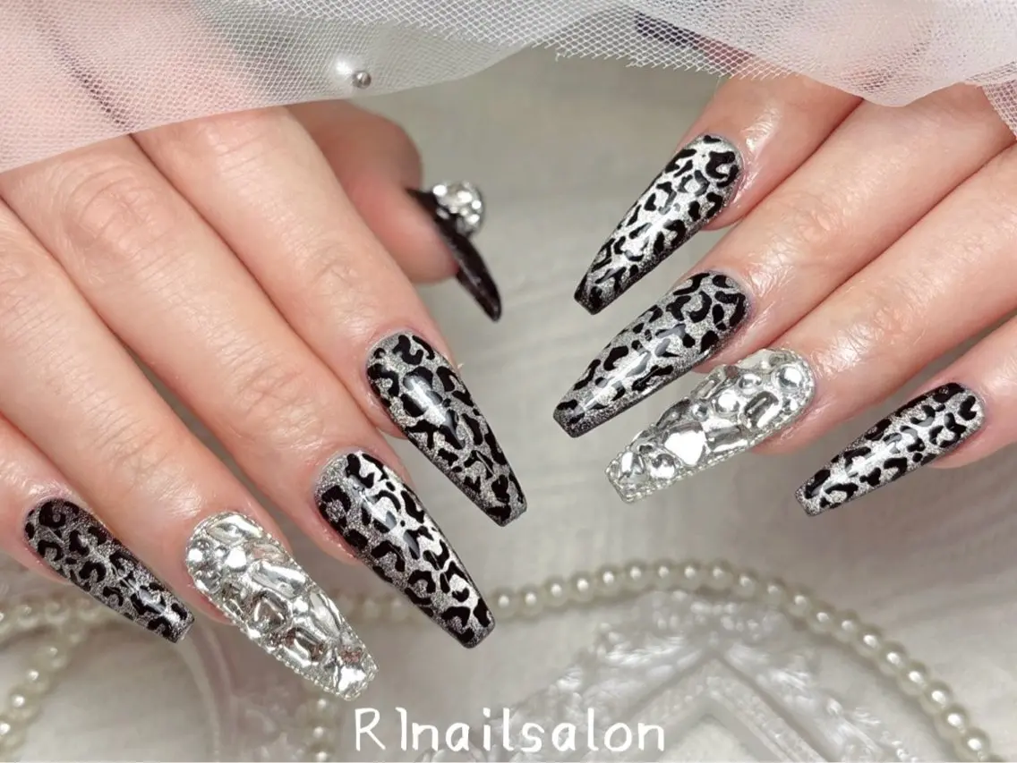 ネイル ジェルネイル 韓国ネイル マグネットネイル 持ち込み ワンカラーネイル ハンドネイル ハンドケア R1🎀Nail💕 池袋東口店のネイルデザイン
