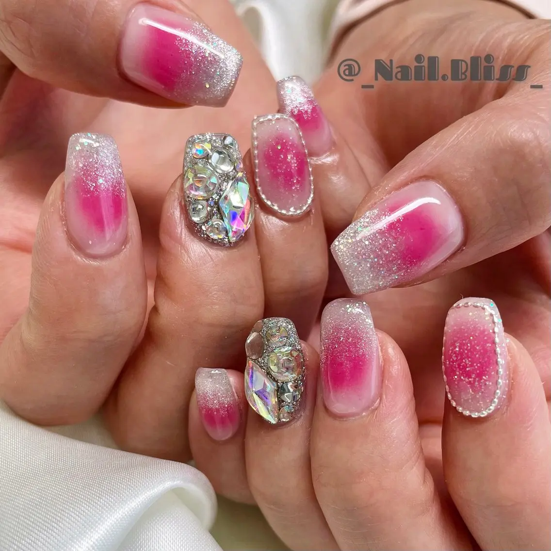 ネイル チークネイル キラキラネイル マグネットネイル ハンドネイル NAIL BLISSのネイルデザイン