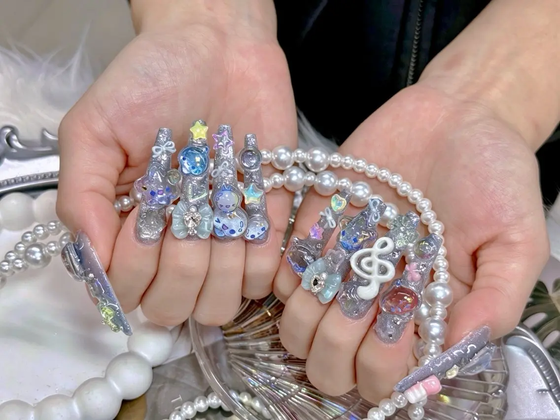 ロング 韓国風ヘア ハンドネイル Rola kira 麗のネイルデザイン