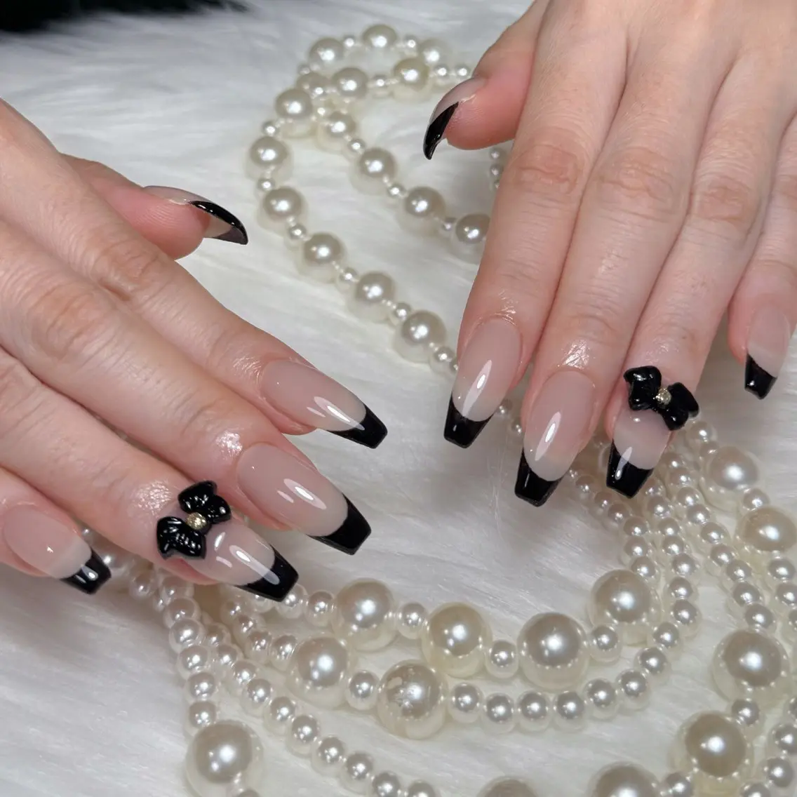 ネイル アートネイル オーロラネイル フラッシュネイル ガーリー キラキラネイル ハンドネイル Una NAILMANAMIのネイルデザイン