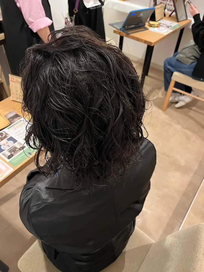 ミディアム パーマ 沖元 統弥のヘアスタイル