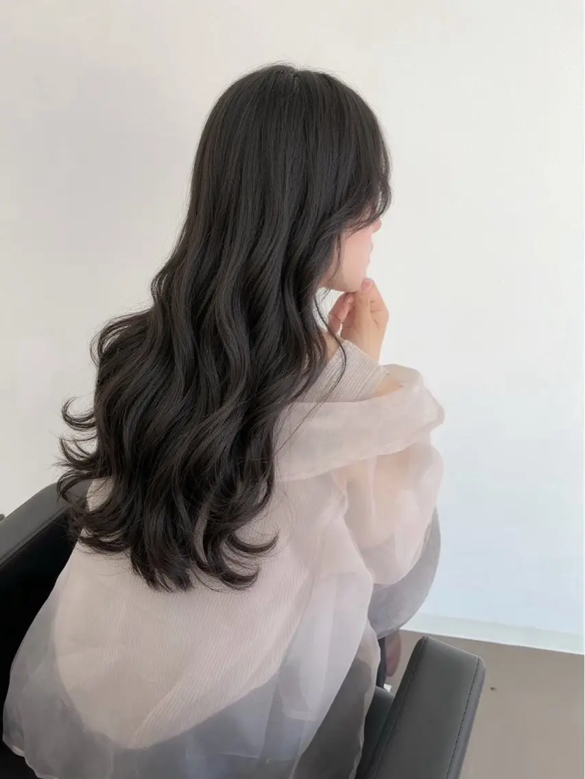 ロング カラー ベージュカラー ブリーチ 透明感カラー ダブルカラー グレージュ かんな/カラーモデル 募集中🪽/表参道のヘアスタイル