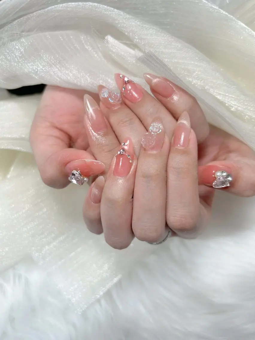 ネイル アートネイル 桜ネイル フレンチネイル ガラスフレンチ グラデーション 🌈 Laule'aのネイルデザイン