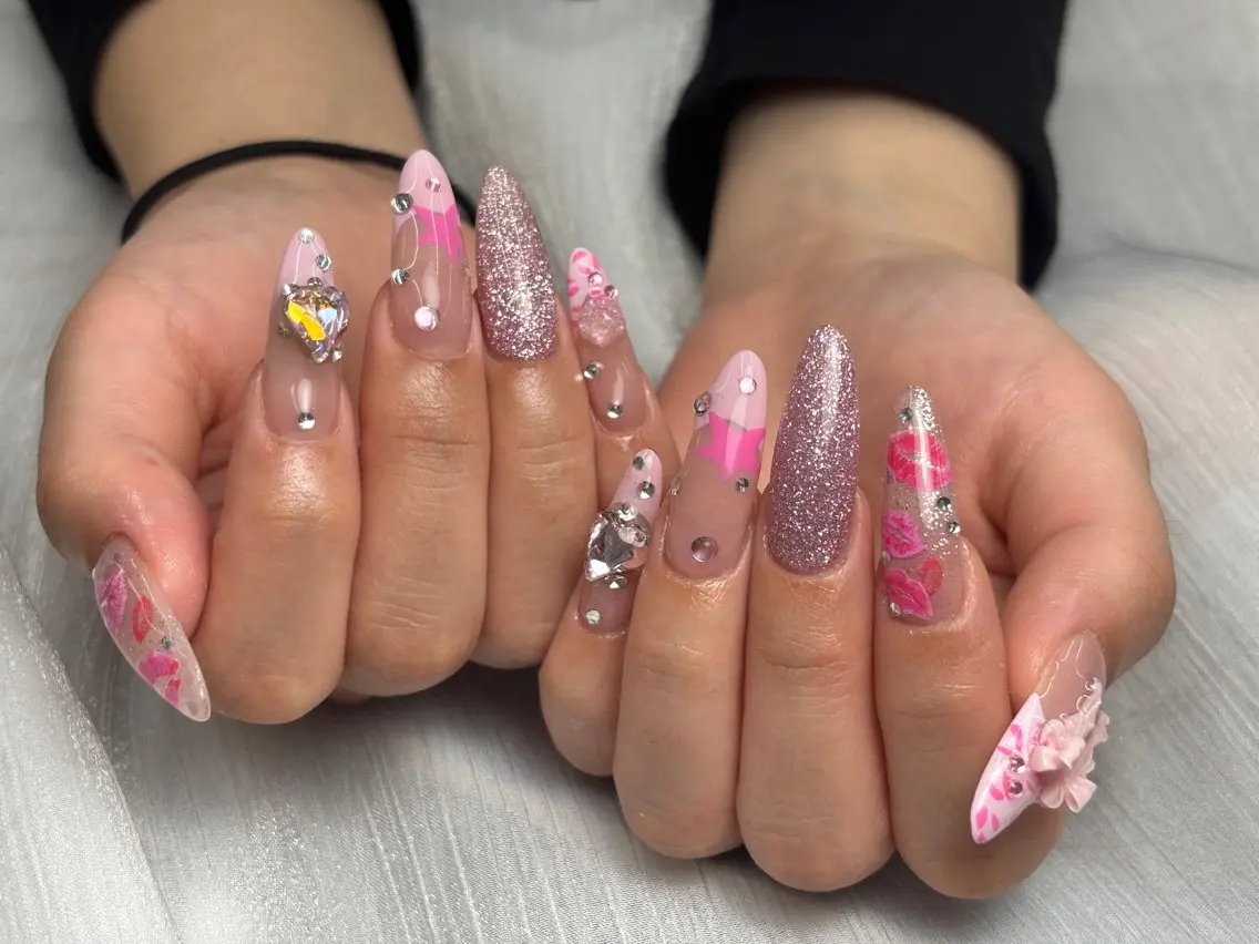 ロング ハンドネイル トゥー フエンのネイルデザイン