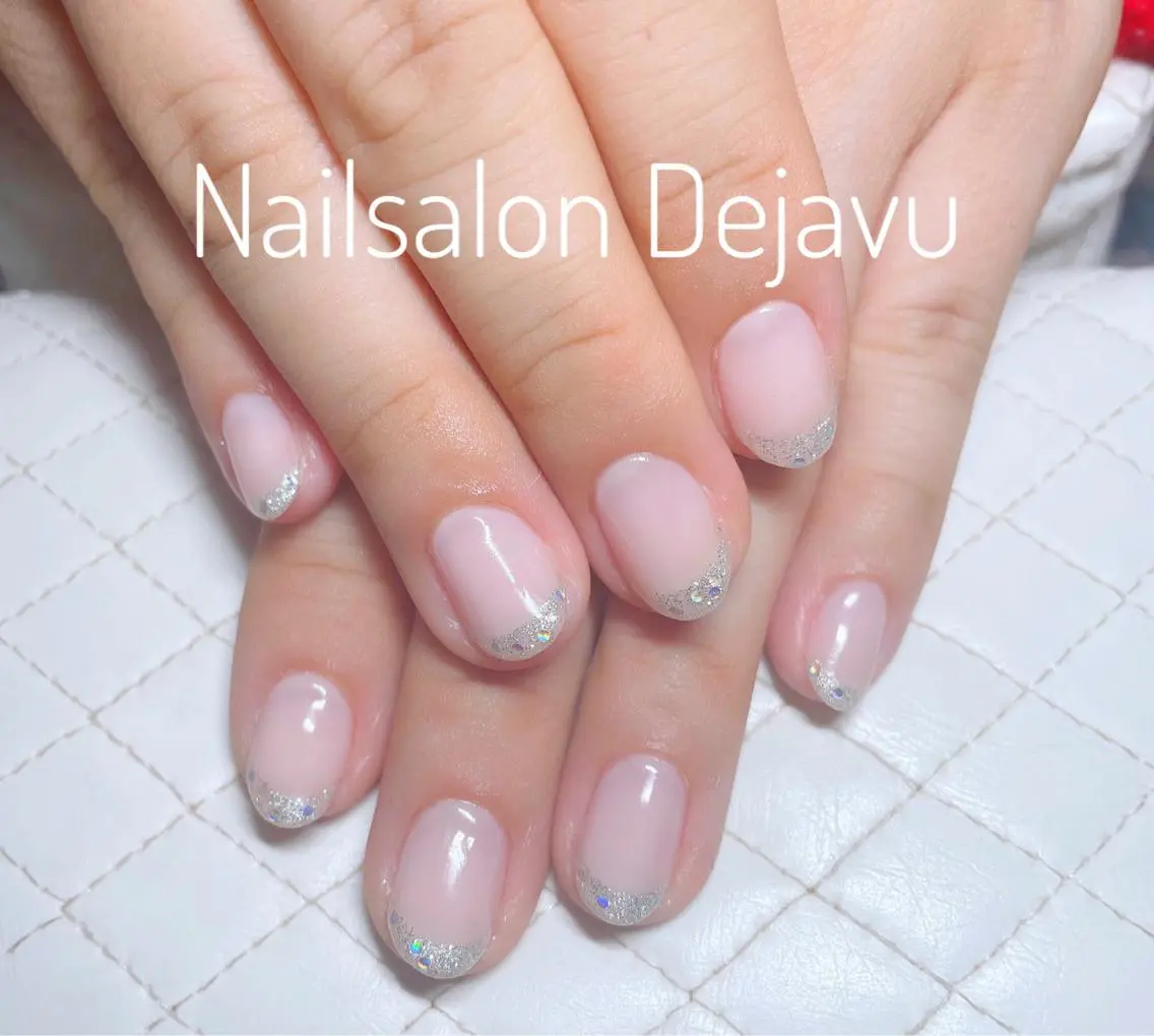 ネイル アートネイル フレンチネイル キラキラネイル ラメ(グリッター) ブライダルネイル Nail salon Dejavu 🌿のネイルデザイン