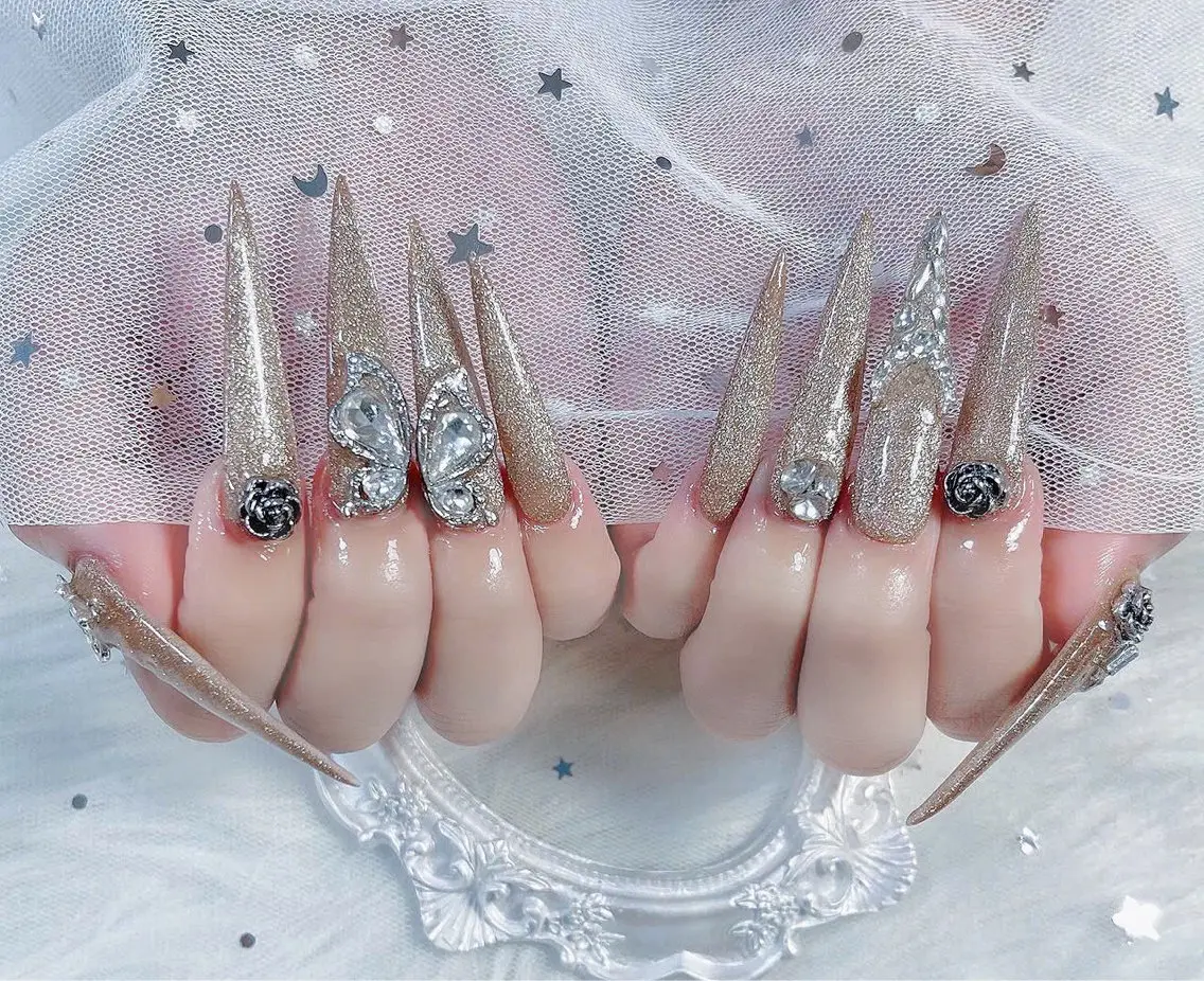 ネイル チークネイル ドット 長さ出し フットネイル フレンチネイル ハンドネイル Hana Nail Salonのネイルデザイン