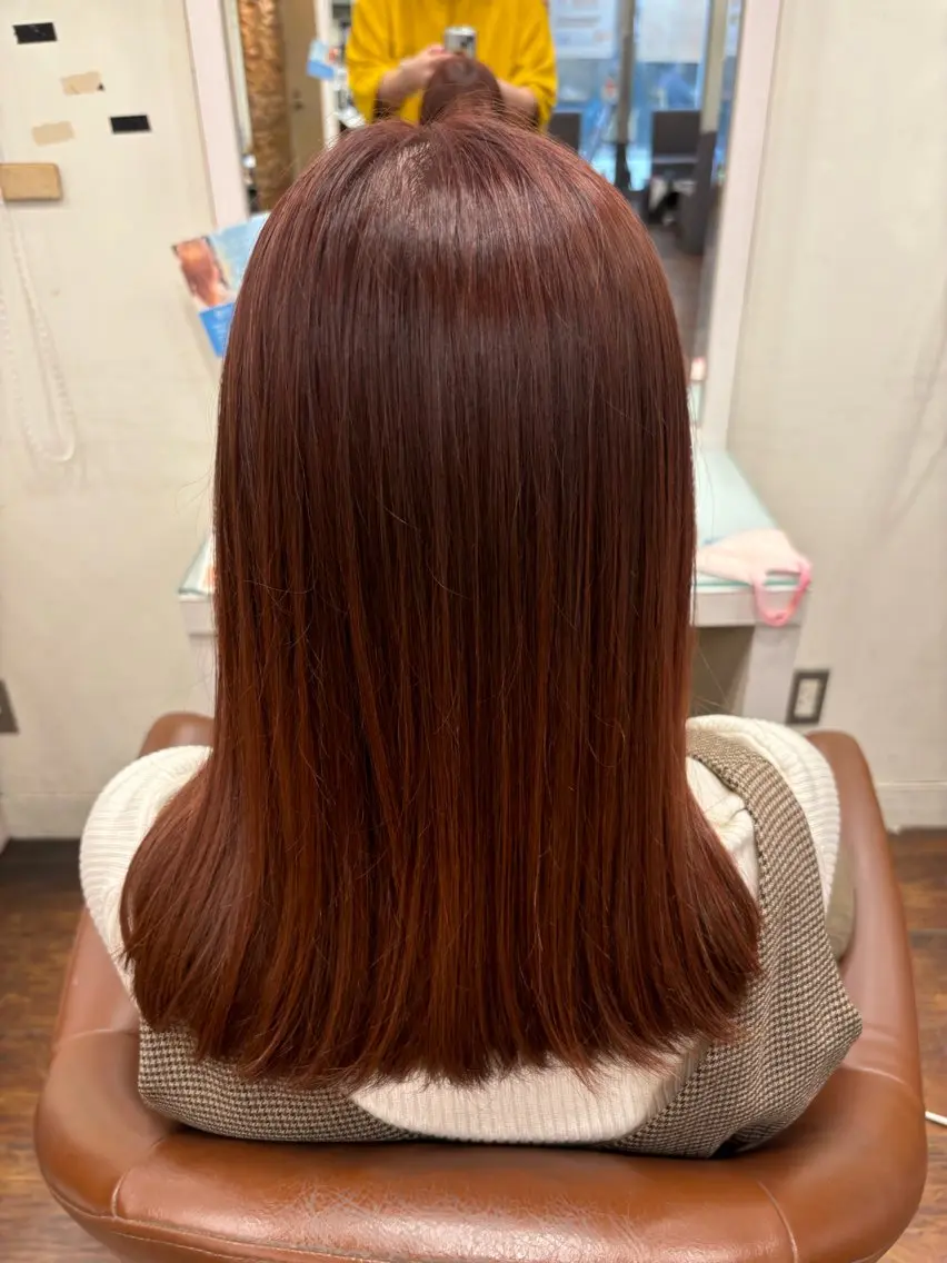ロング カラー グラデーションカラー ピンクカラー レッドカラー 髪質改善 レイヤーカット 井上 悠人のヘアスタイル