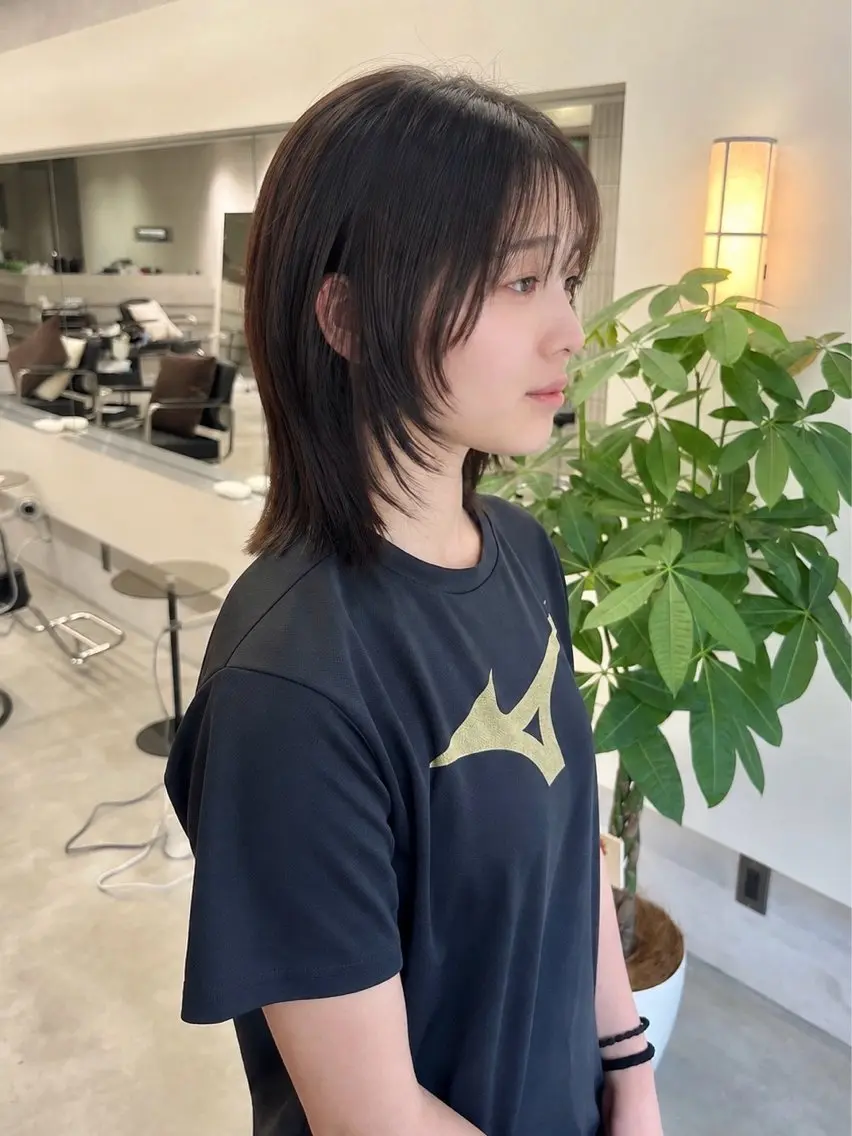 ミディアム レイヤーカット 小顔カット DARTS Ryoのヘアスタイル