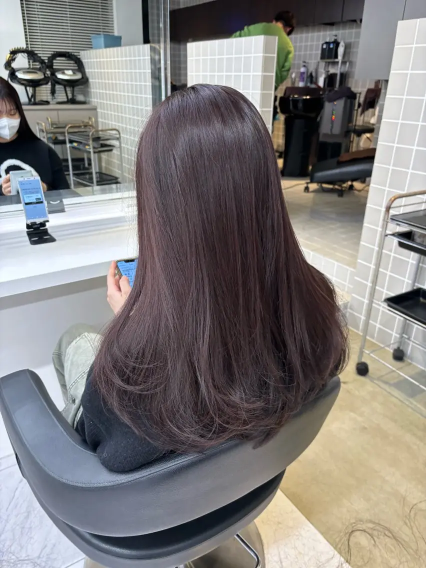 ロング カラー 抜け感レイヤー︴ ニュアンスカラーのヘアスタイル