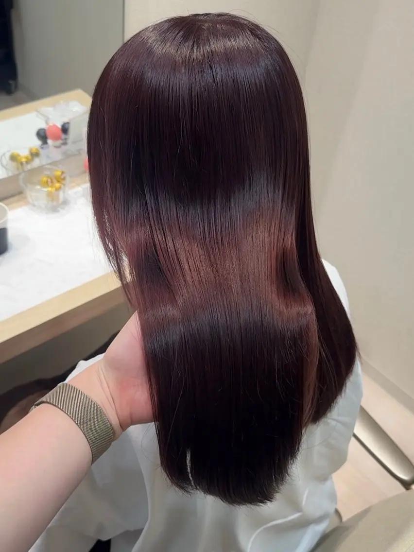 セミロング ヘアカラー トリートメント ヘッドスパ mina .のヘアスタイル