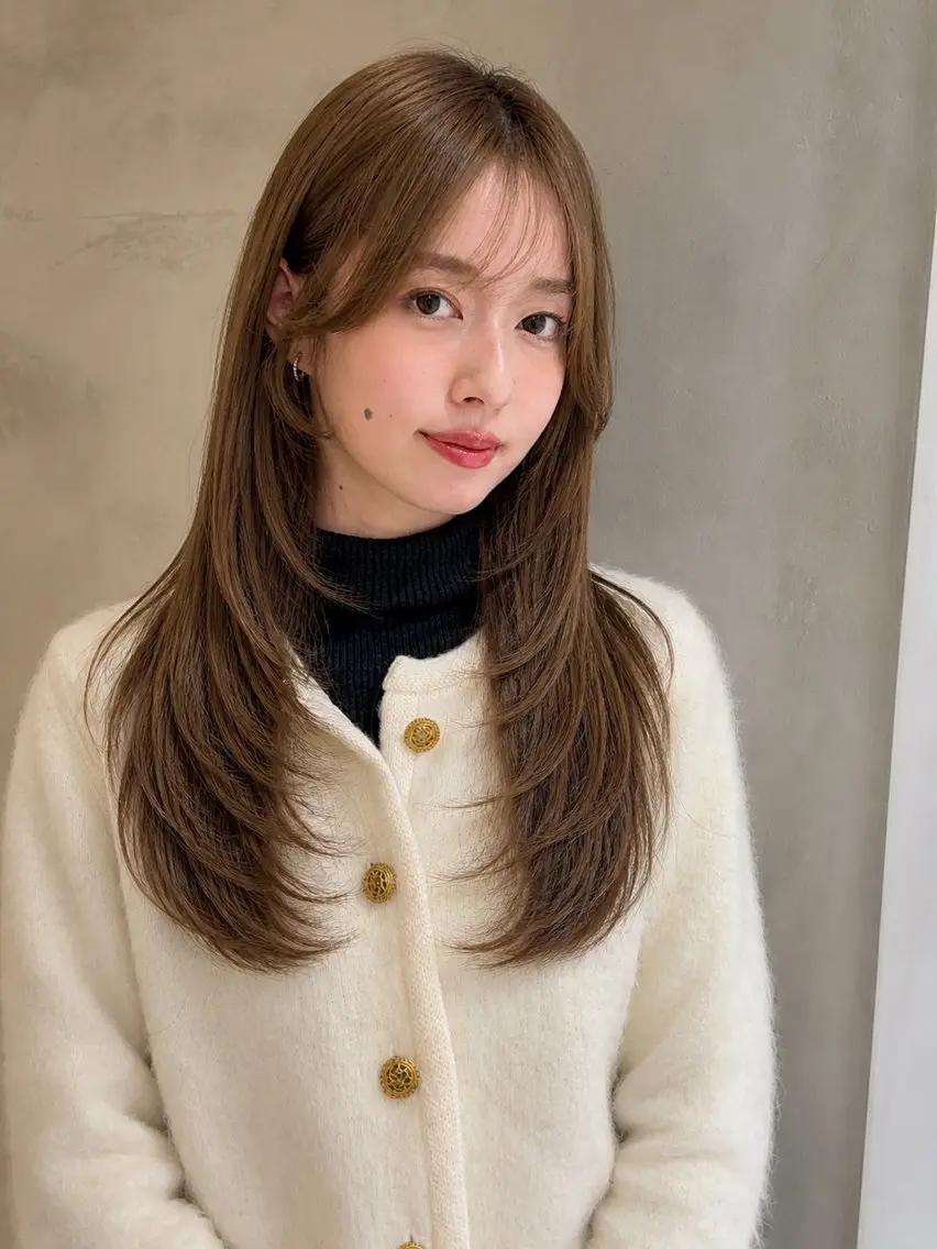 セミロング レイヤーカット ヘアカラー 縮毛矯正 トリートメント 髪質改善× レイヤー/岡田大樹のヘアスタイル