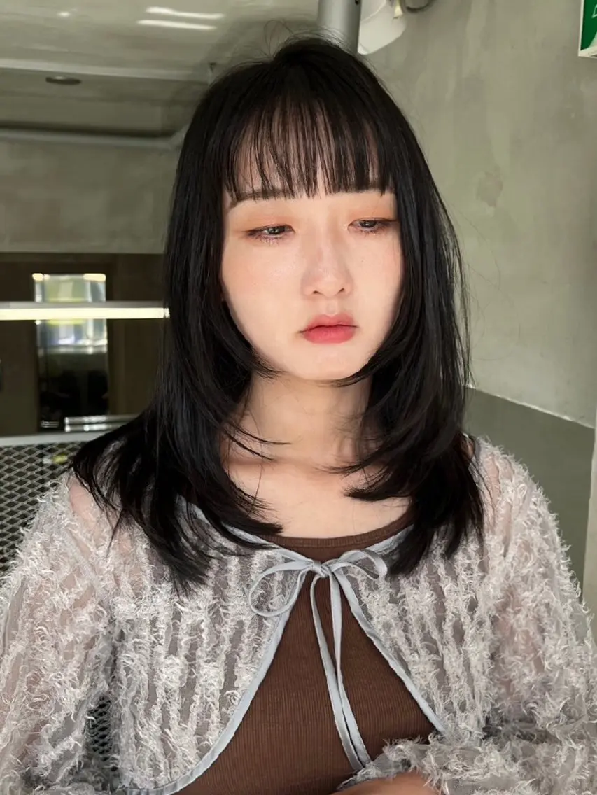 セミロング カラー カット 🧸柔らかベージュ/ 顔周りレイヤー/ミクのヘアスタイル