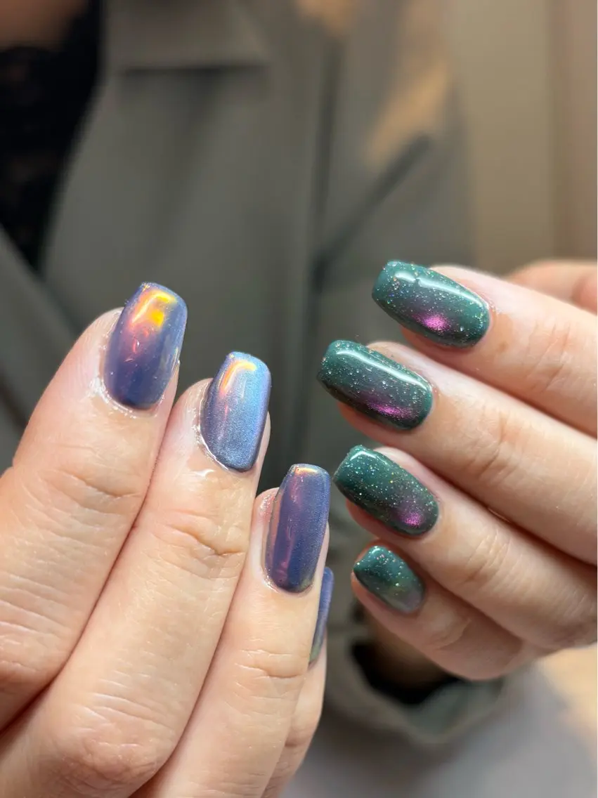 ネイル オーロラネイル ブルー グリーン オレンジ ピンク 🌟Nailist Ako🌟のネイルデザイン