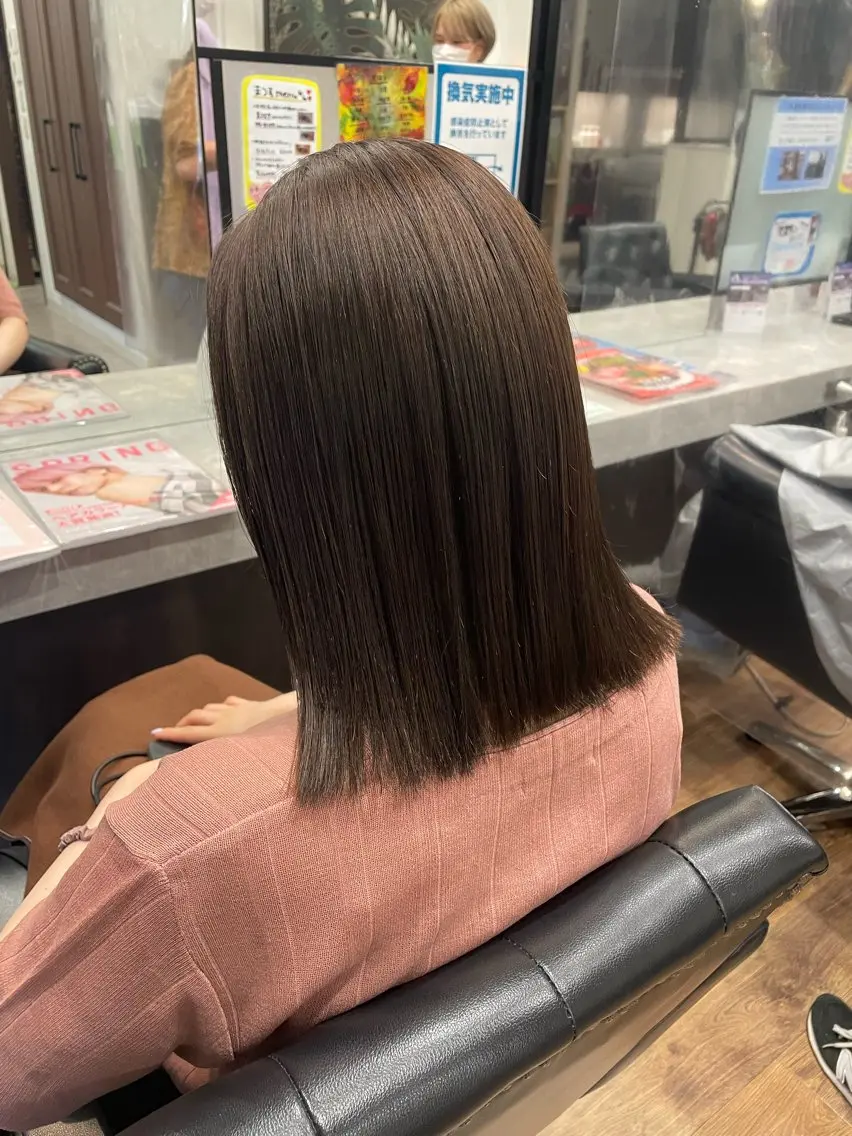 ミディアム カラー 酸性ストレート 縮毛矯正 成瀬 妃生路のヘアスタイル