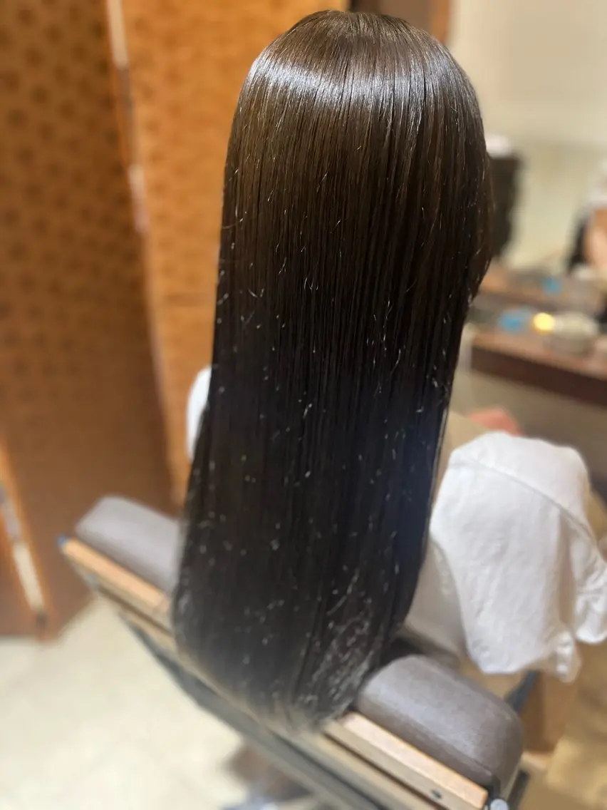 ロング カラー Aina🩶 レディースカット🩶のヘアスタイル
