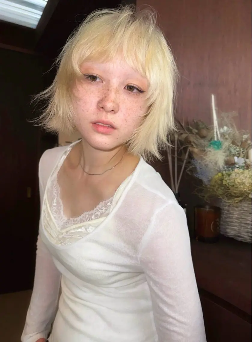 ショート カラー ボブレイヤー ブロンド ハイライトカラー ホワイトブロンド ボブ カット ヘアカラー パーマ /レイヤー 榛地渉馬 /矢場町のヘアスタイル