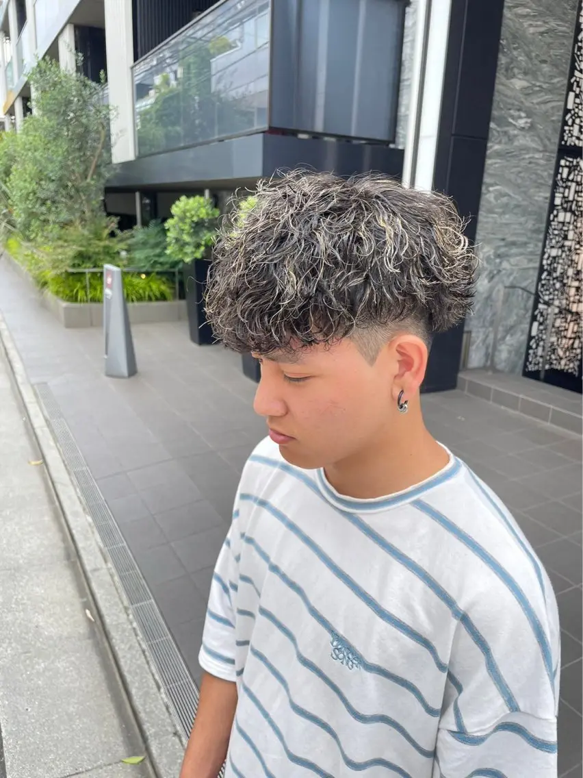 ショート カラー パーマ ヘアアレンジ メンズ キッズ 磯村 翔大のヘアスタイル