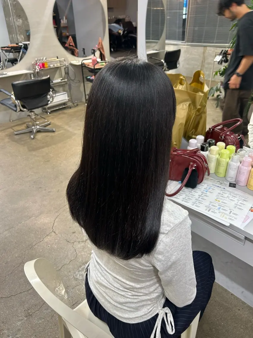 セミロング サワムラ ソナタのヘアスタイル
