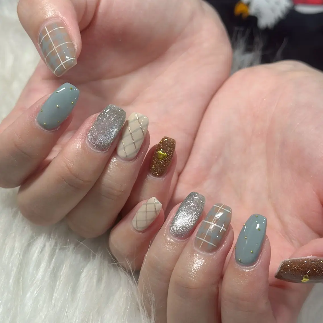 ネイル ハンドネイル フットネイル LAVISH nanamiのネイルデザイン