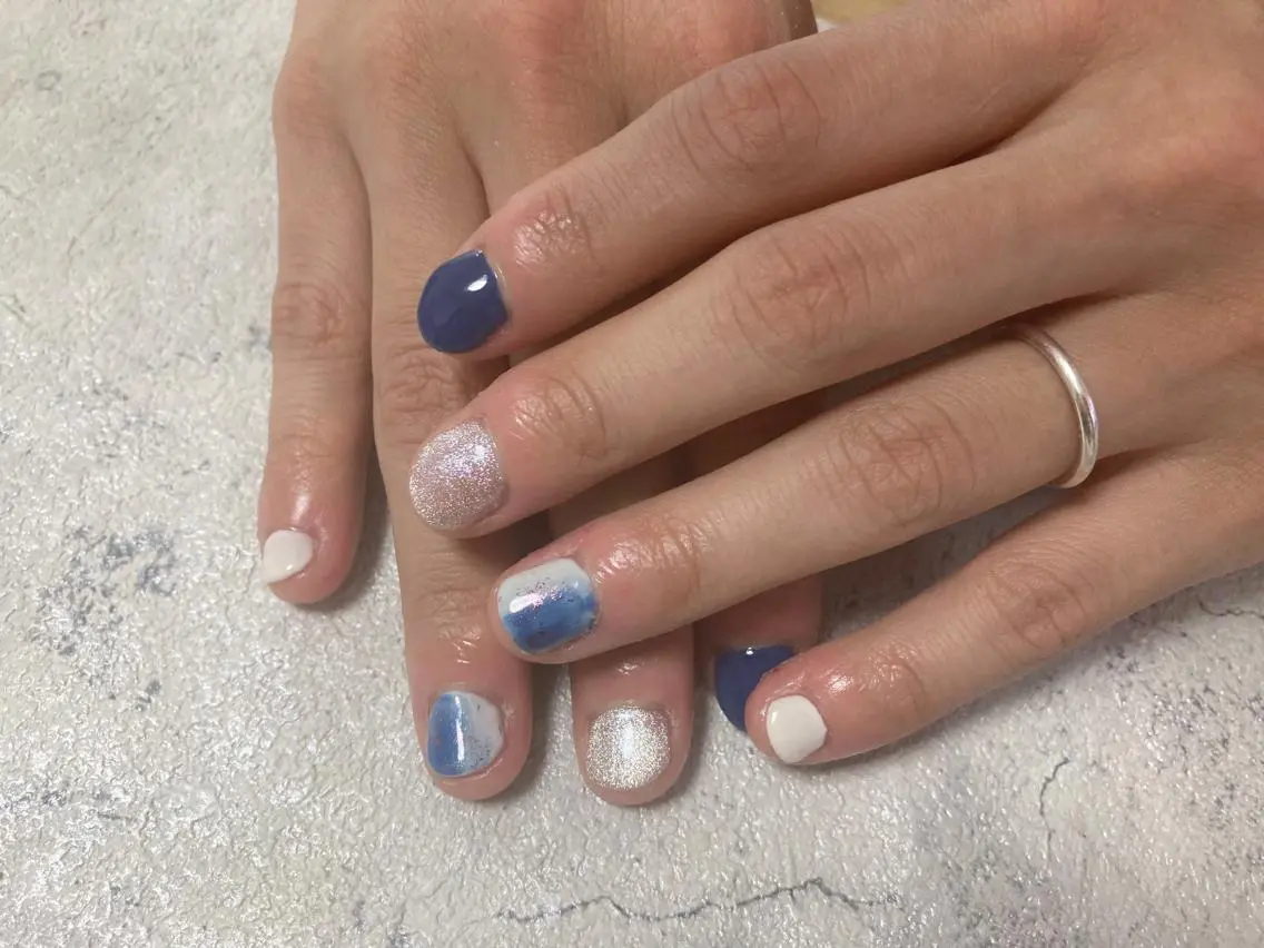 ネイル ブルー フットネイル ジェルネイル 韓国ネイル マグネットネイル ハンドネイル mogunail &blowのネイルデザイン