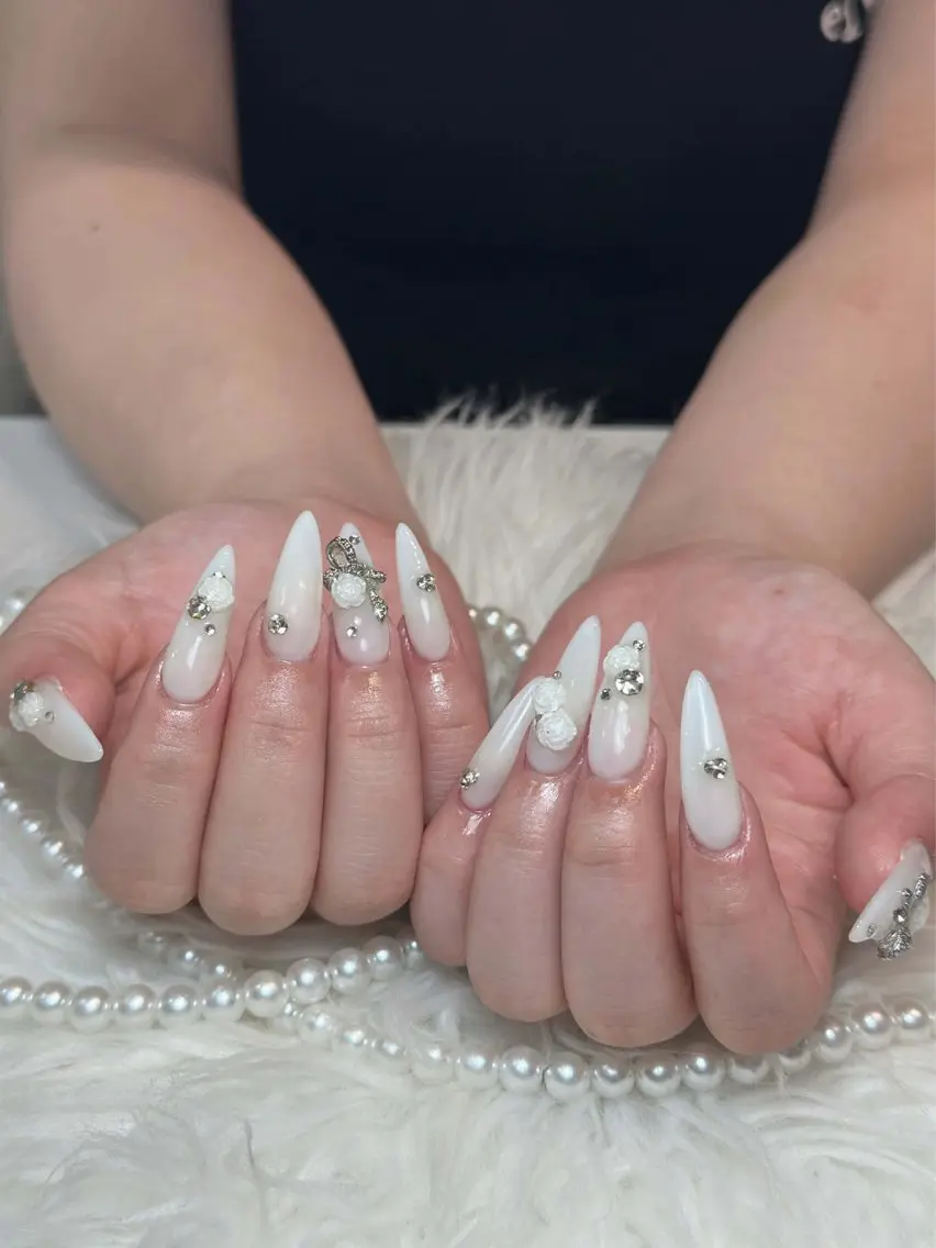 ネイル チークネイル ドット フレンチネイル グラデーション ハート ハンドネイル ハンドケア Eli Muse 新宿ネイルのネイルデザイン
