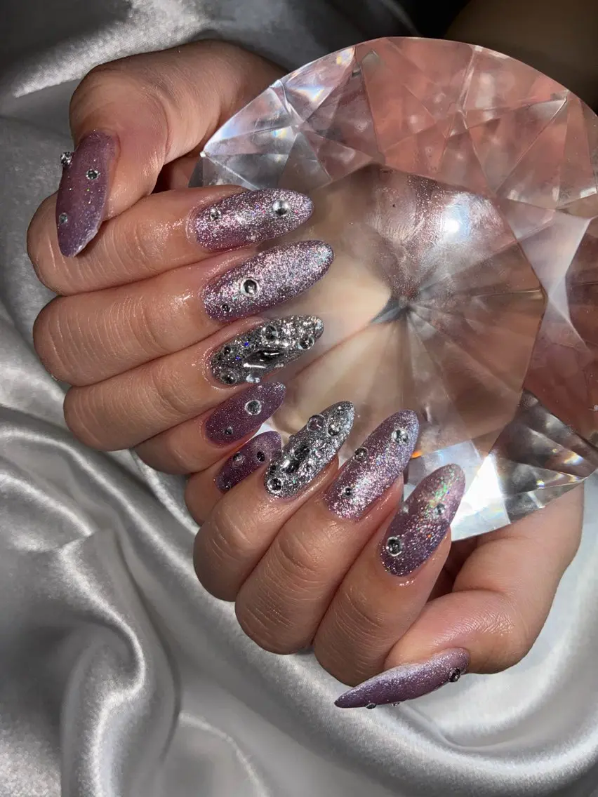 ミディアム ハンドネイル YOKOSUKA NAILS💅🩶のネイルデザイン