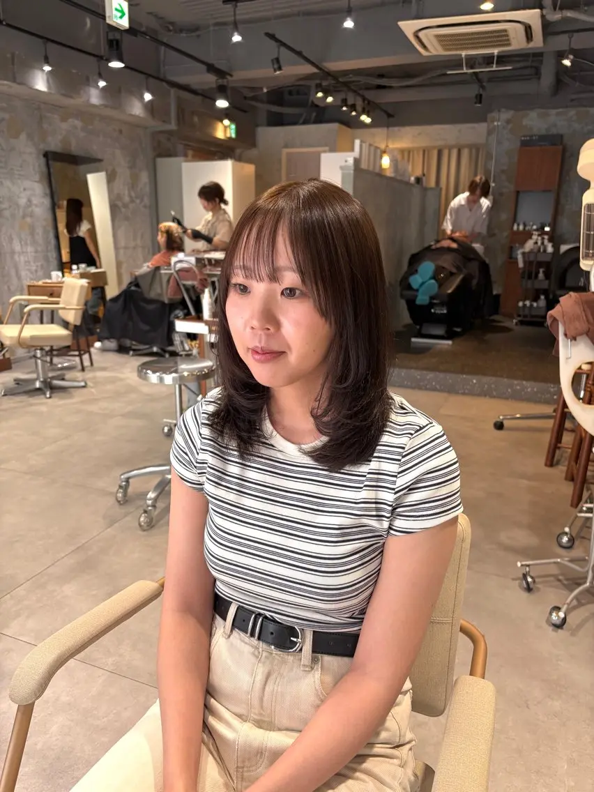 ミディアム レイヤーカット カット ヘアカラー 相宮 優羽のヘアスタイル
