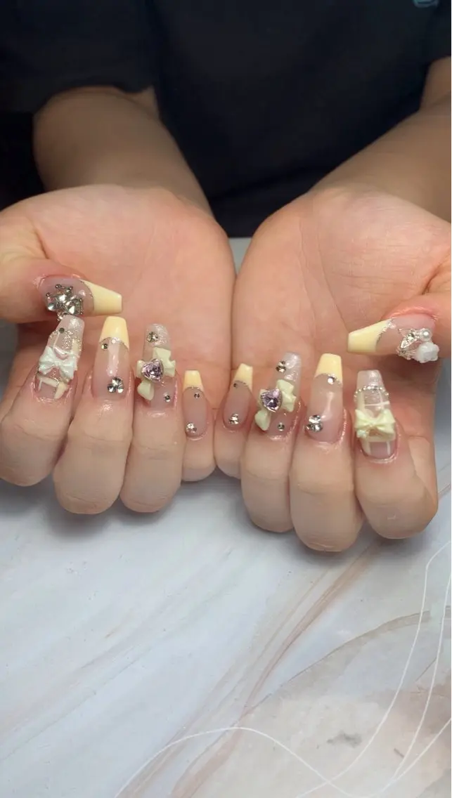 ネイル フレンチネイル ジェルネイル 韓国ネイル マグネットネイル マグネットフレンチ akina nailsのネイルデザイン