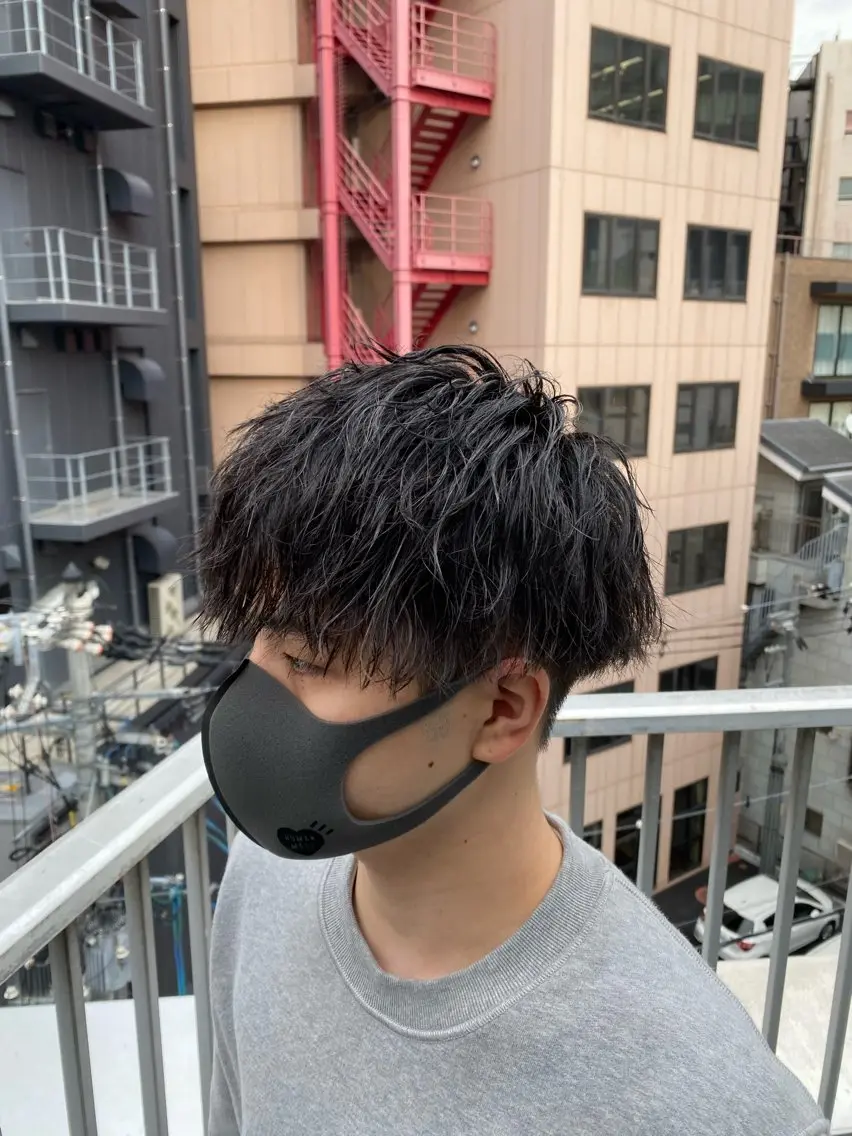 パーマ メンズ アップバング マッシュ メンズパーマ メンズツイストパーマ ツイストスパイラルパーマ 梅田中崎町メンズ 美容師ユースケのヘアスタイル