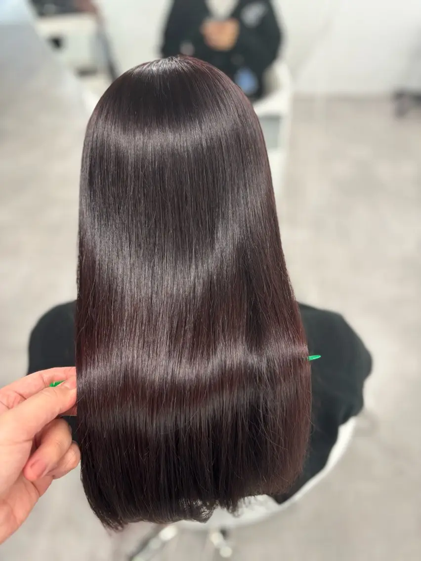 ロング カラー レッドカラー ヘアカラー トリートメント door white hideのヘアスタイル