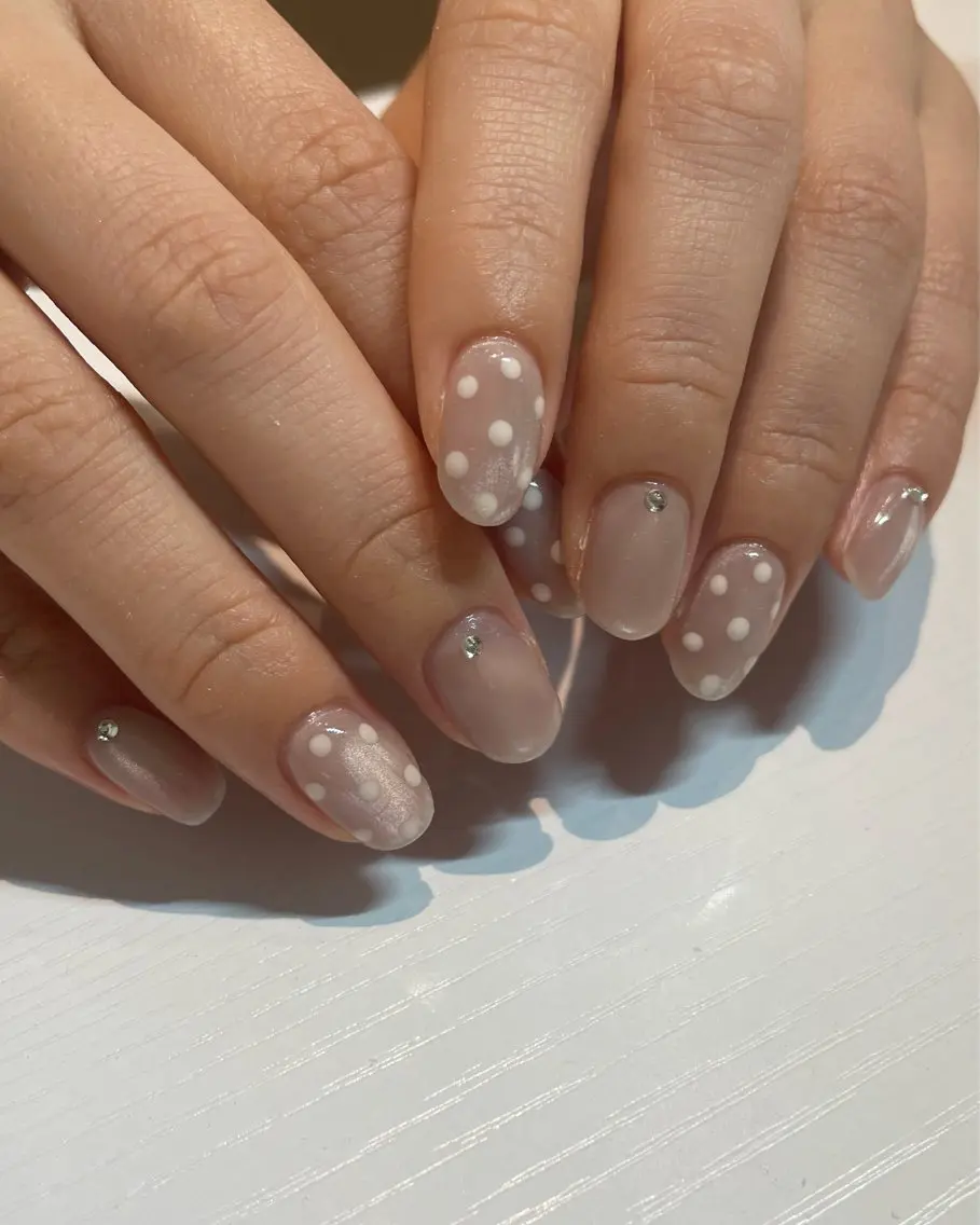 ネイル ドット マグネットネイル オフィスネイル ピンク MizuKi🫧 /銀座ネイル🌿のネイルデザイン